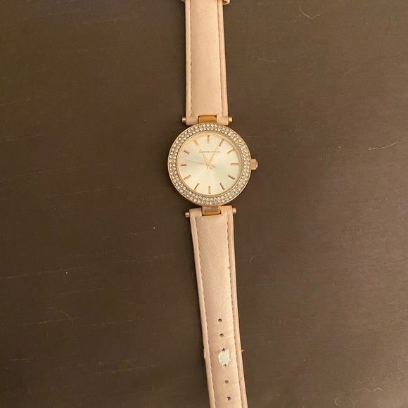 Adrienne Vittadini Watch - Picture 2 of 2